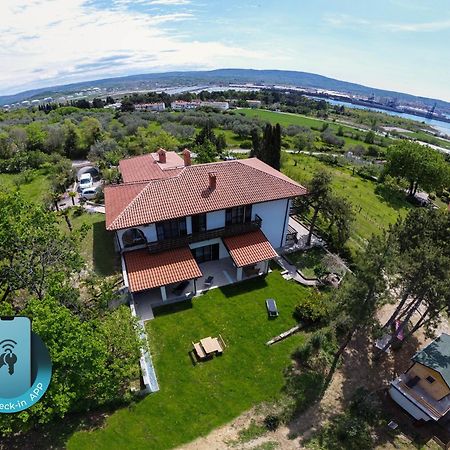 Active Chillax Oasis Apartments 안카란 외부 사진