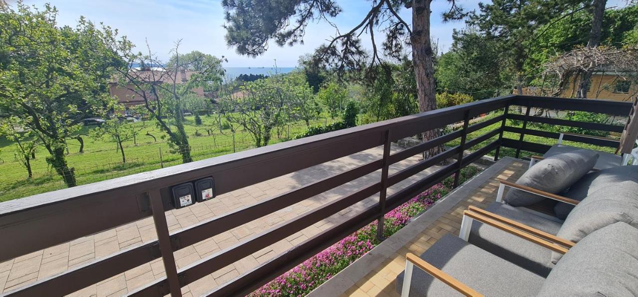Active Chillax Oasis Apartments 안카란 외부 사진