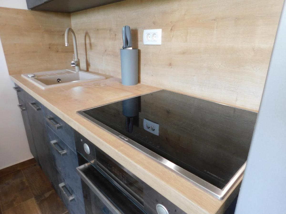 Active Chillax Oasis Apartments 안카란 외부 사진