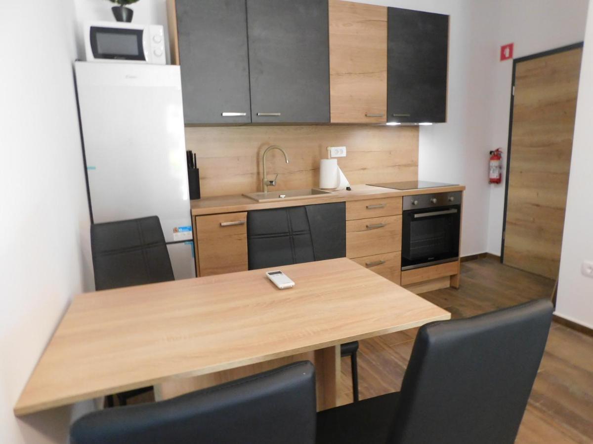 Active Chillax Oasis Apartments 안카란 외부 사진