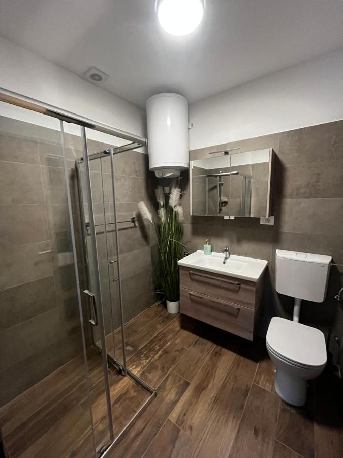 Active Chillax Oasis Apartments 안카란 외부 사진