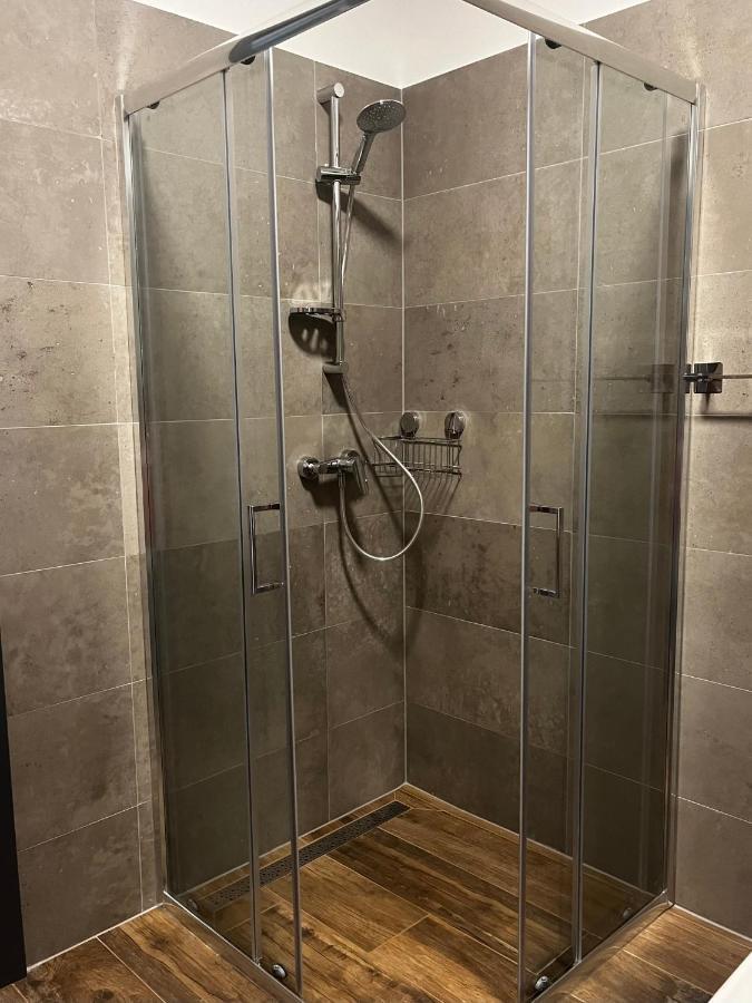 Active Chillax Oasis Apartments 안카란 외부 사진