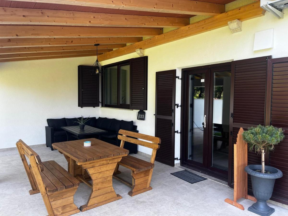 Active Chillax Oasis Apartments 안카란 외부 사진