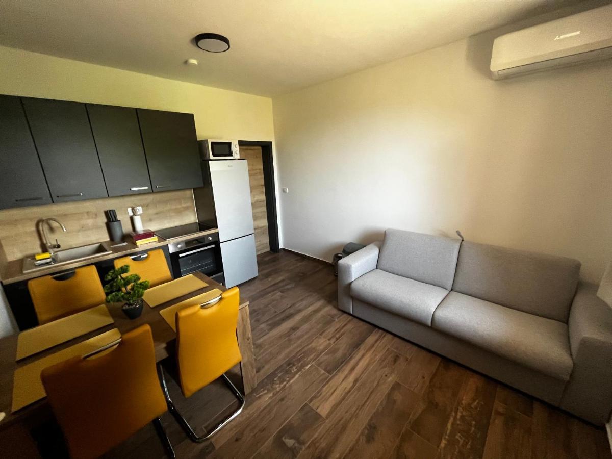 Active Chillax Oasis Apartments 안카란 외부 사진