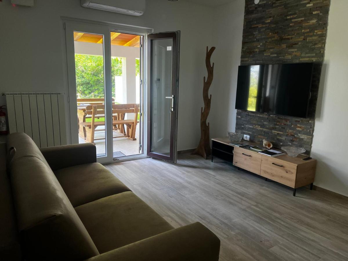 Active Chillax Oasis Apartments 안카란 외부 사진