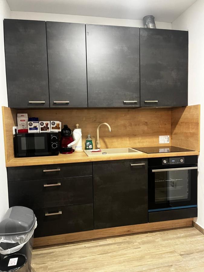 Active Chillax Oasis Apartments 안카란 외부 사진